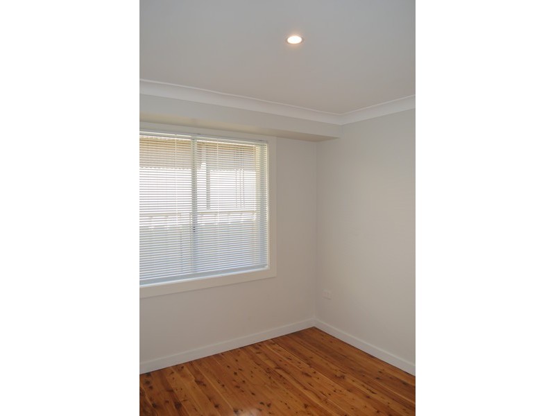 11 Buckingham Street, Berkeley Vale NSW 2261