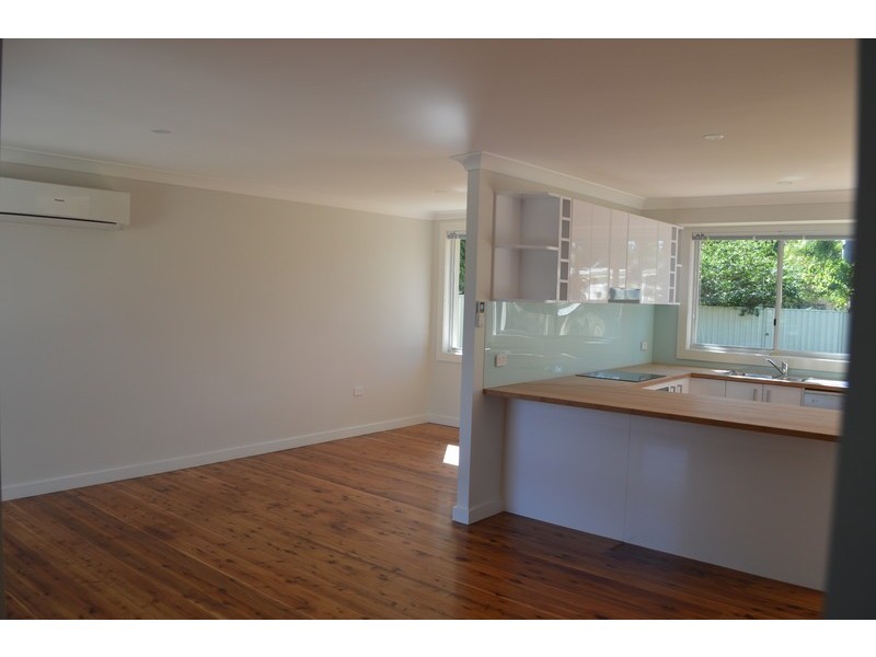 11 Buckingham Street, Berkeley Vale NSW 2261