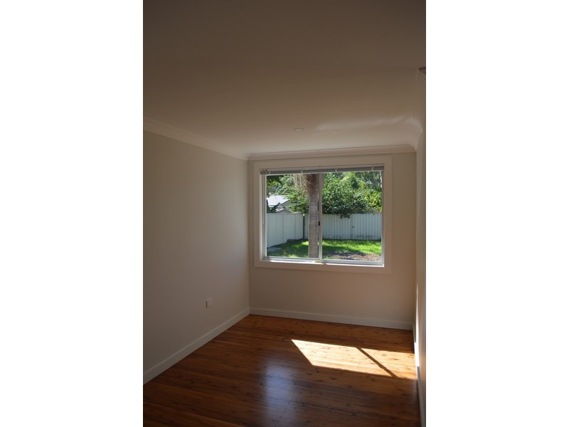 11 Buckingham Street, Berkeley Vale NSW 2261