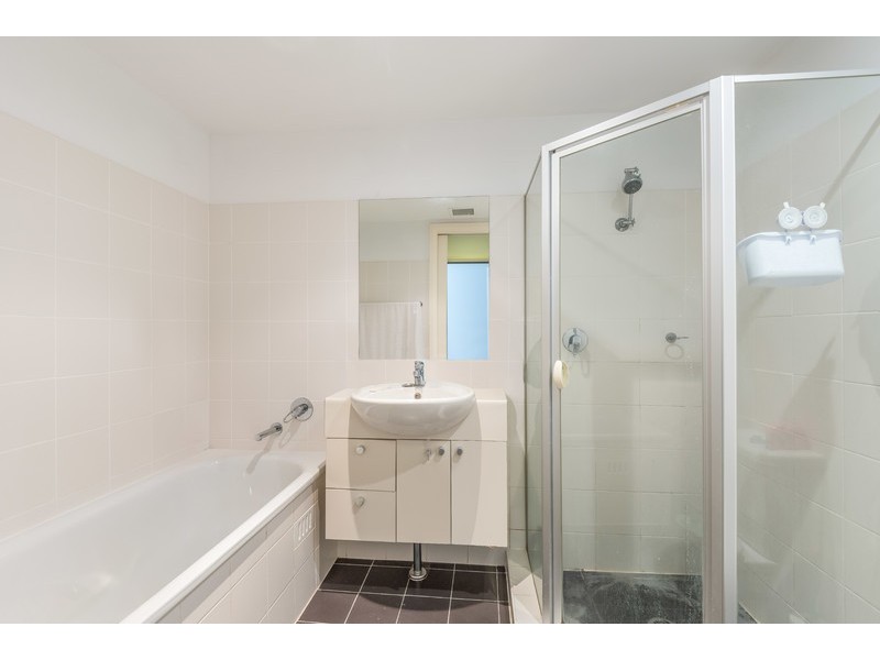 252/80 John Whiteway Drive, Gosford NSW 2250