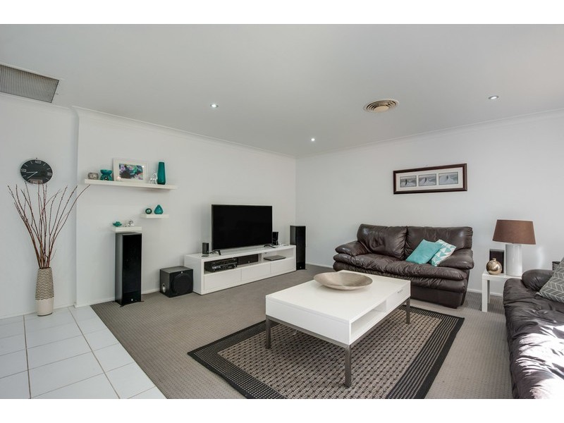 18 James Sea Drive, Green Point NSW 2251