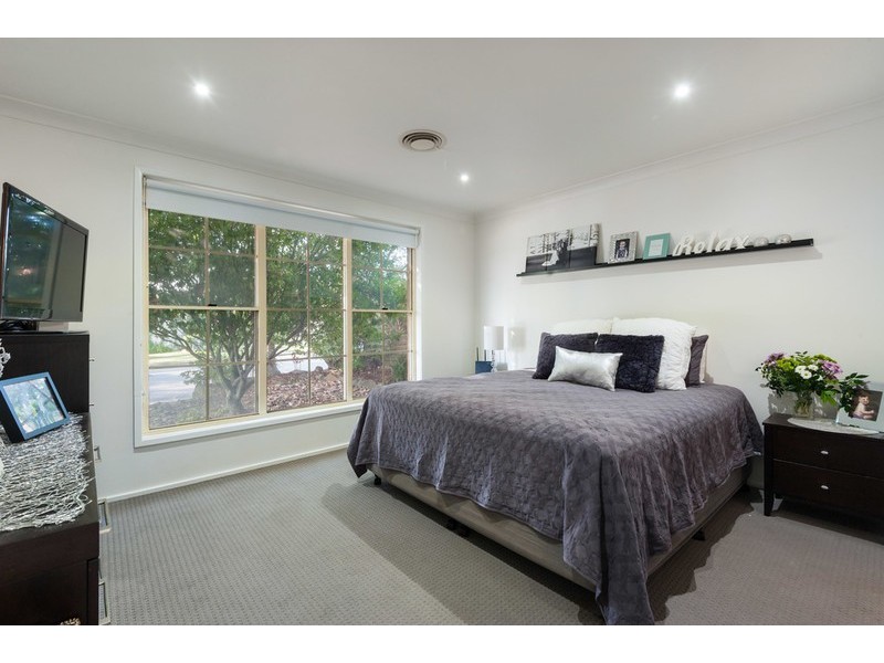 18 James Sea Drive, Green Point NSW 2251