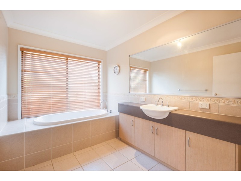 8 Jean Marie Crescent, Erina NSW 2250