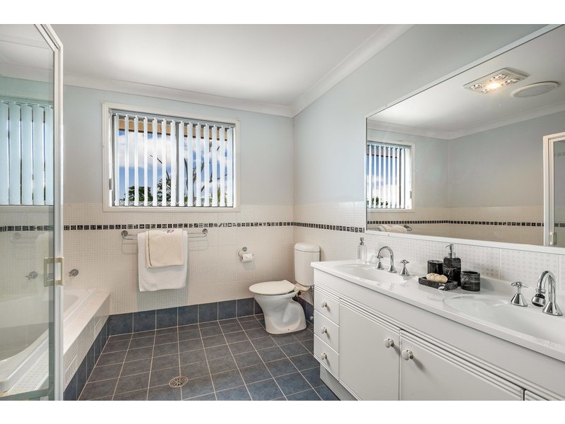 18 Robusta Close, Erina NSW 2250