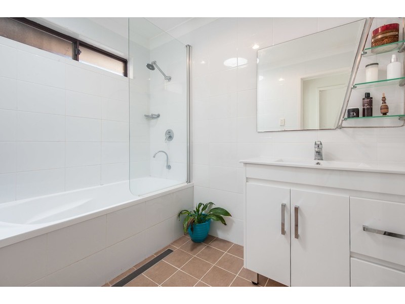 9 Highland Road, Green Point NSW 2251