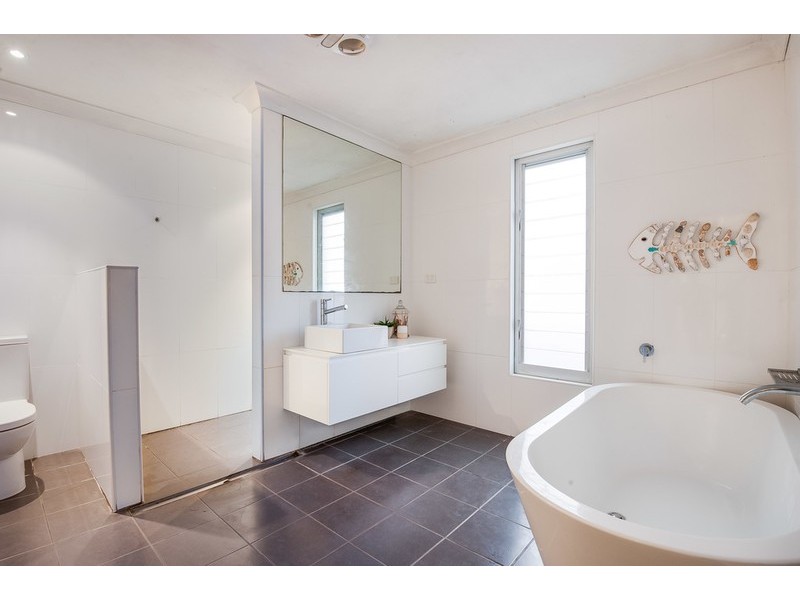 68 Old Gosford Road, Wamberal NSW 2260