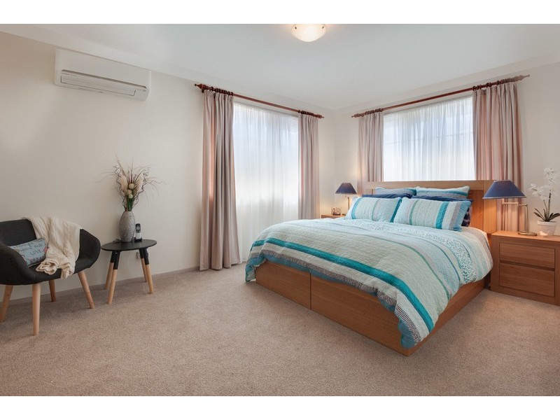 11 Blue Wren Close, Green Point NSW 2251