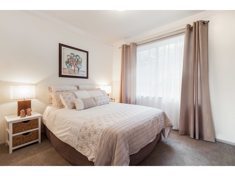 11 Blue Wren Close, Green Point NSW 2251