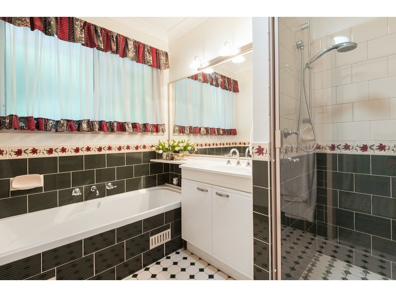 11 Blue Wren Close, Green Point NSW 2251