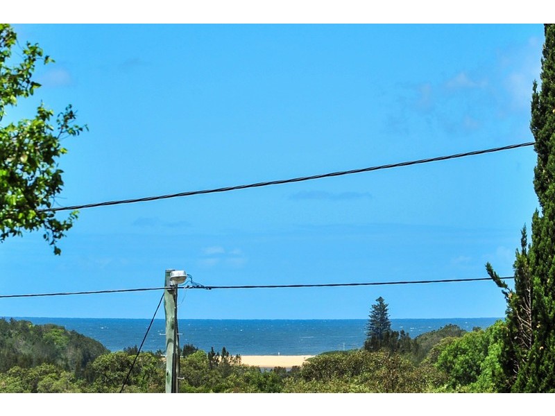 12 Warrina Street, Wamberal NSW 2260