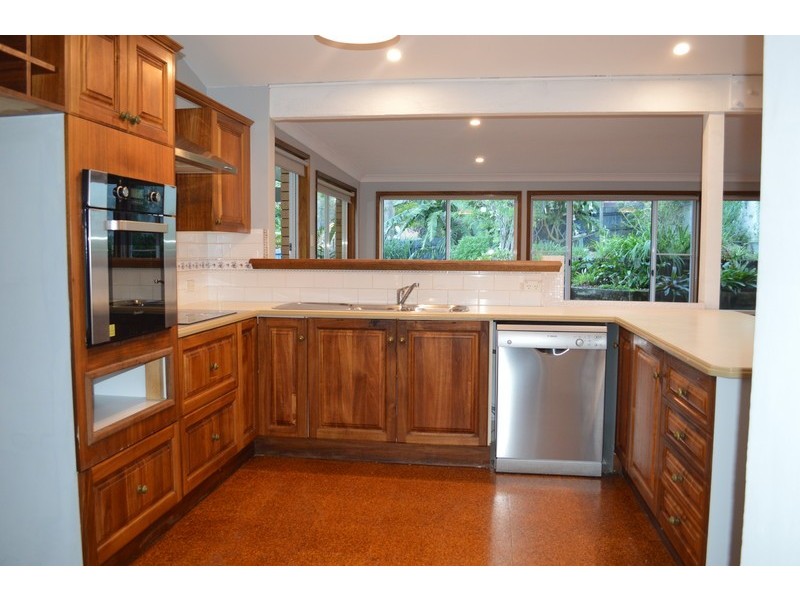 18 Fragar Avenue, Wyoming NSW 2250