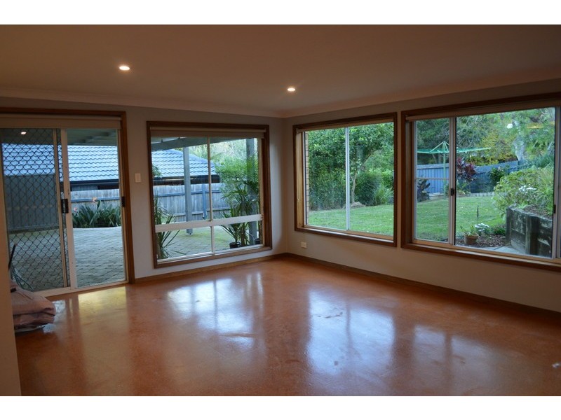 18 Fragar Avenue, Wyoming NSW 2250