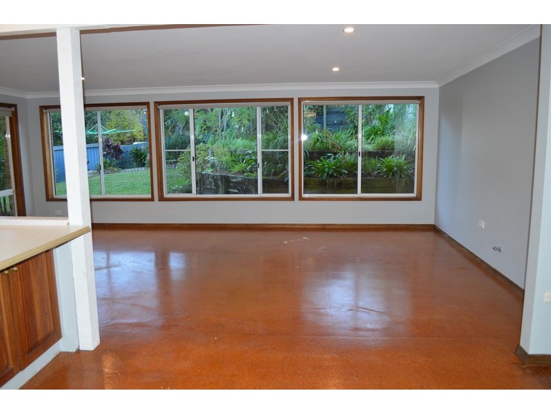 18 Fragar Avenue, Wyoming NSW 2250