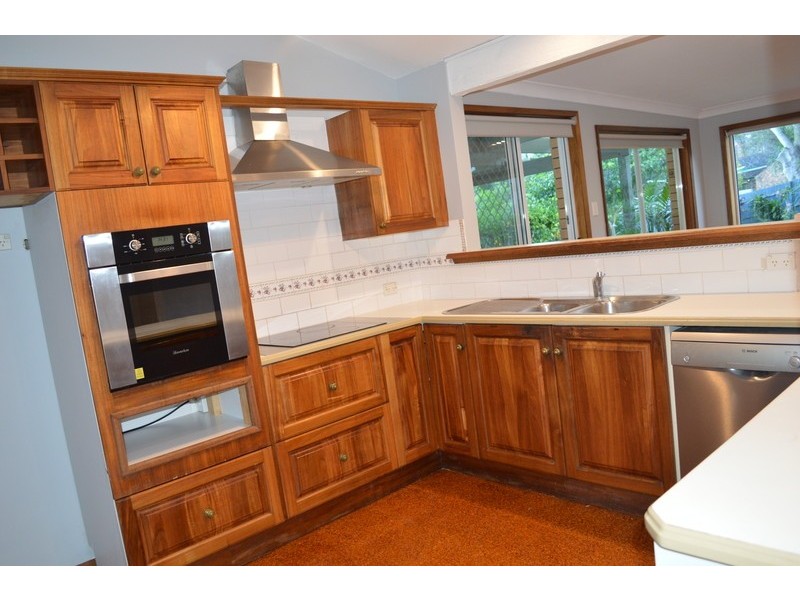 18 Fragar Avenue, Wyoming NSW 2250