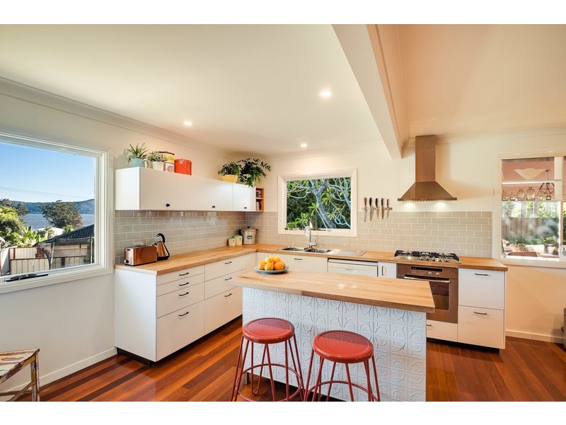 12 Cudgee Close, Green Point NSW 2251