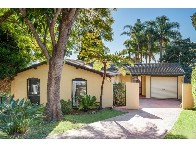 12 Cudgee Close, Green Point NSW 2251