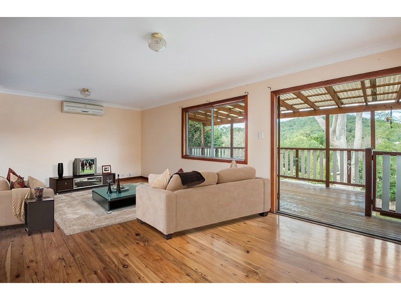 6 Wistaria Street, Wyoming NSW 2250