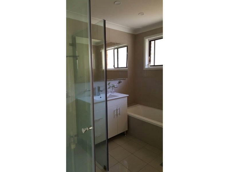 10 Fragar Avenue, Wyoming NSW 2250