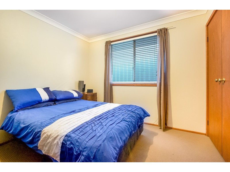 2 Lauren Close, Green Point NSW 2251