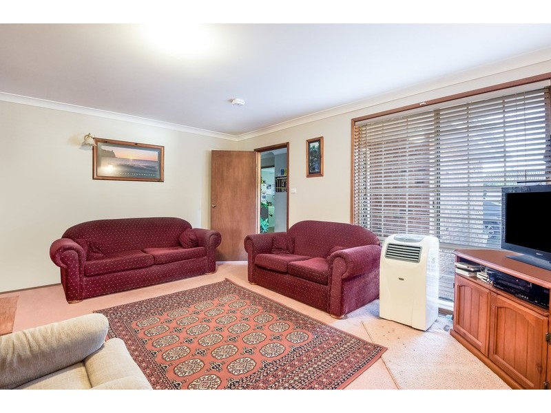 2 Lauren Close, Green Point NSW 2251