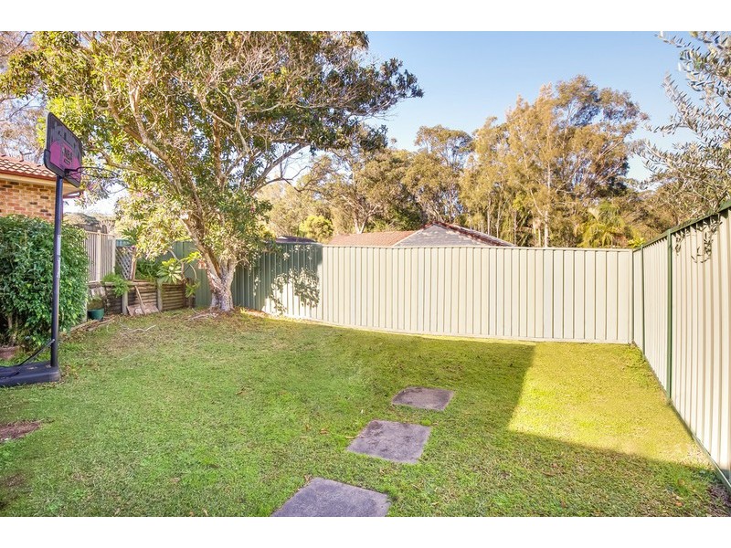 2 Lauren Close, Green Point NSW 2251