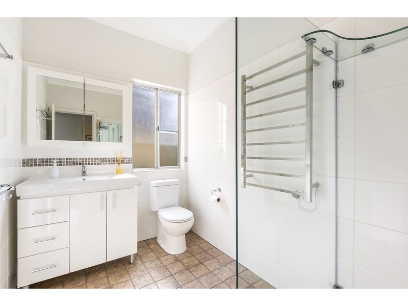 17 Hinemoa Avenue, Killarney Vale NSW 2261