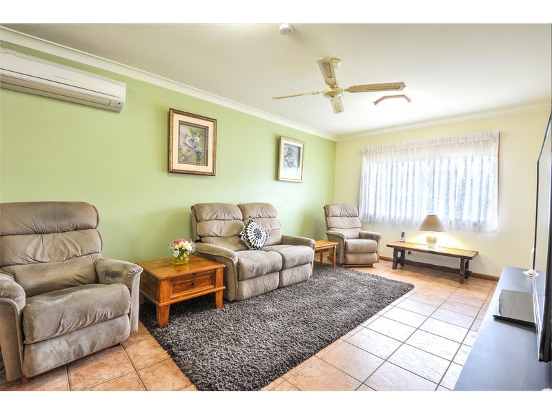 2 Cary Crescent, Springfield NSW 2250