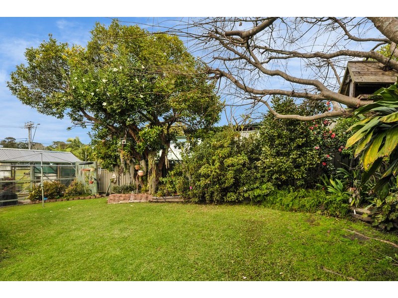 2 Cary Crescent, Springfield NSW 2250