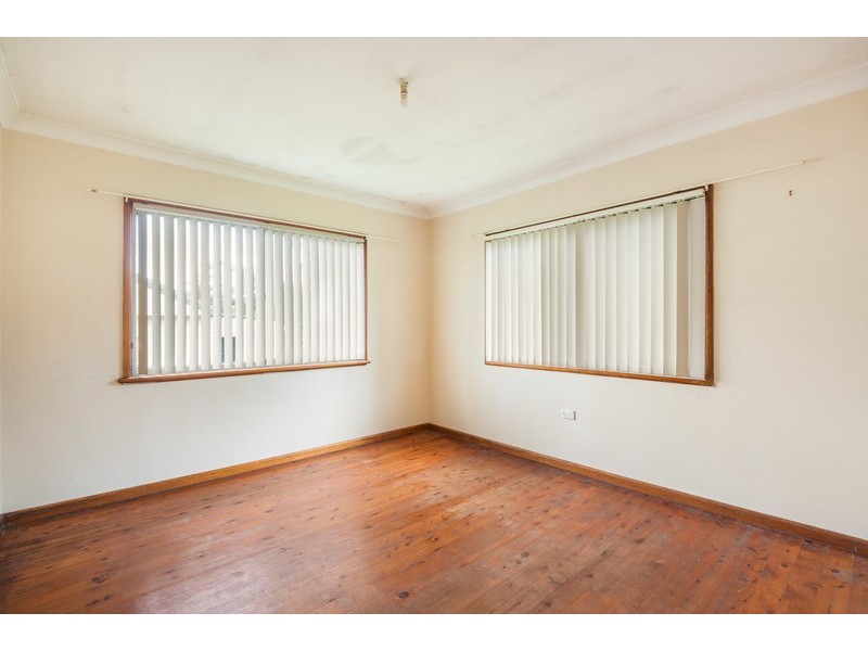 17 Barralong Road, Erina NSW 2250