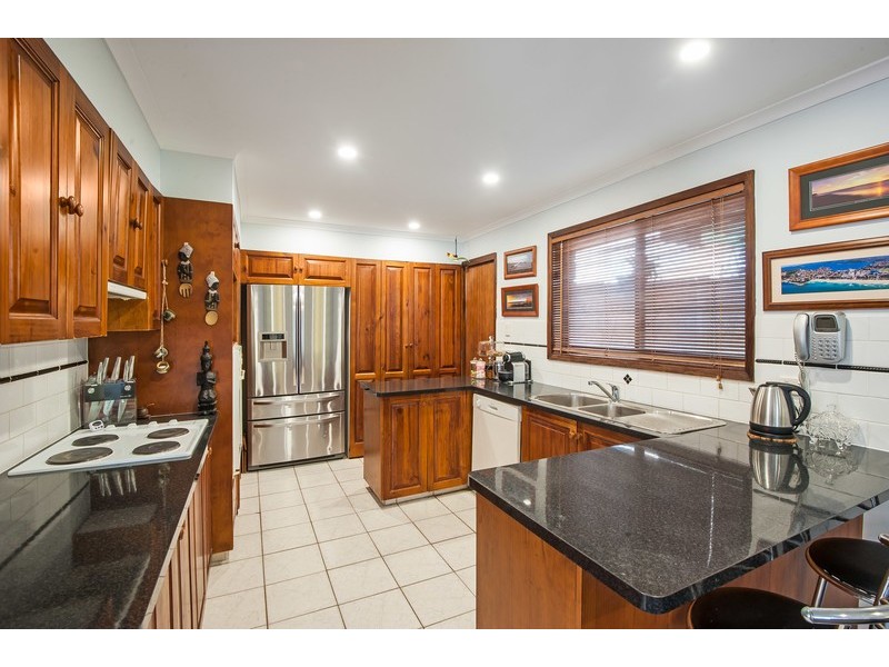 36 John Street, Forresters Beach NSW 2260