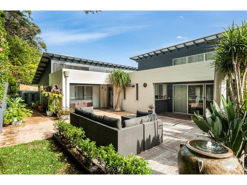 108 The Round Drive, Avoca Beach NSW 2251
