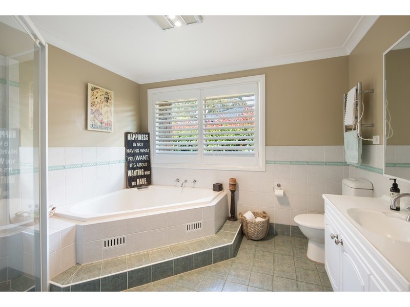 5 Thames Drive, Erina NSW 2250