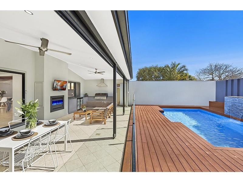 20 Captain Cook Crescent, Long Jetty NSW 2261