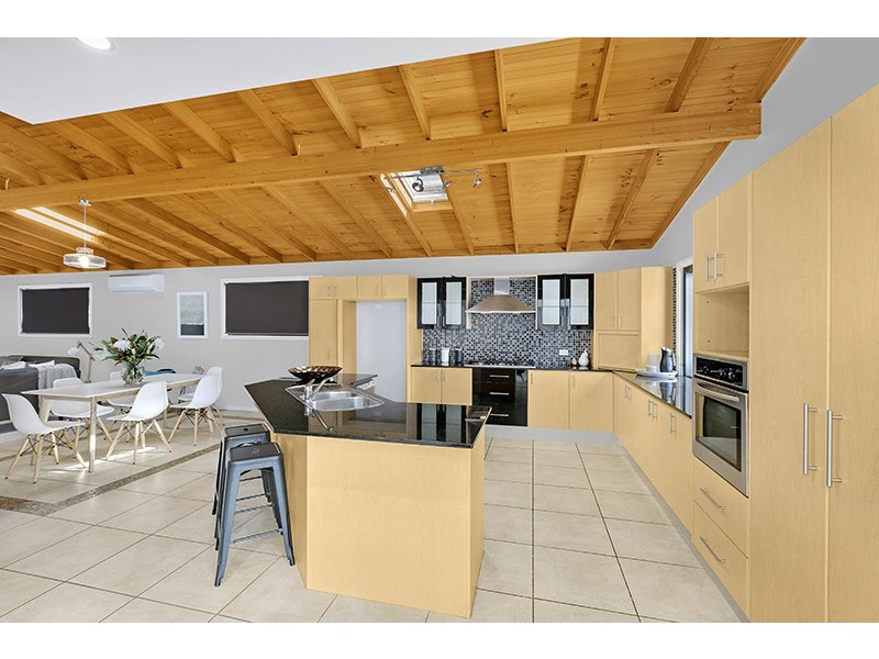 20 Captain Cook Crescent, Long Jetty NSW 2261
