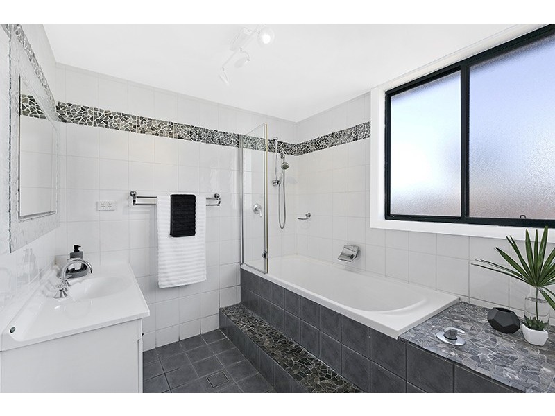 20 Captain Cook Crescent, Long Jetty NSW 2261