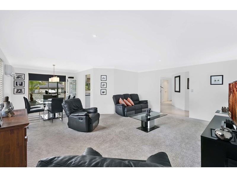 3 Howard Avenue, Green Point NSW 2251