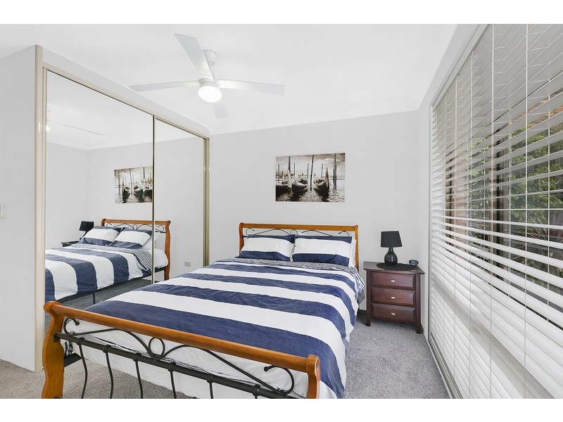 3 Howard Avenue, Green Point NSW 2251