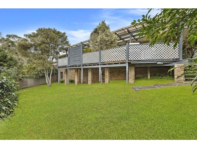 3 Howard Avenue, Green Point NSW 2251