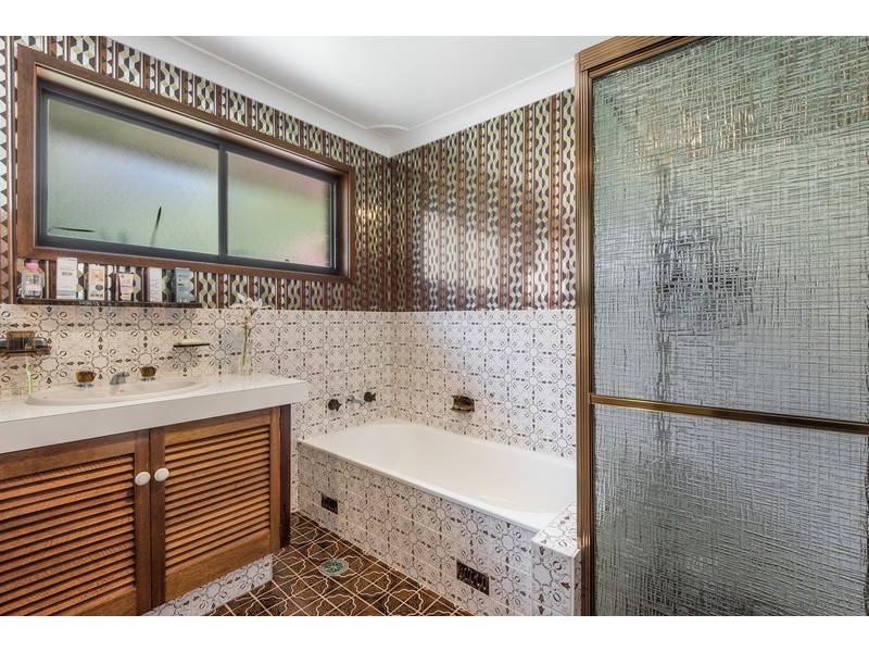 13 Pangari Close, Wyoming NSW 2250