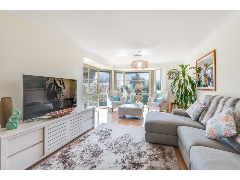 34 Thames Drive, Erina NSW 2250