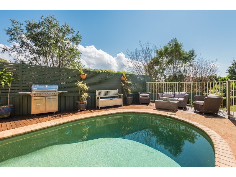 34 Thames Drive, Erina NSW 2250