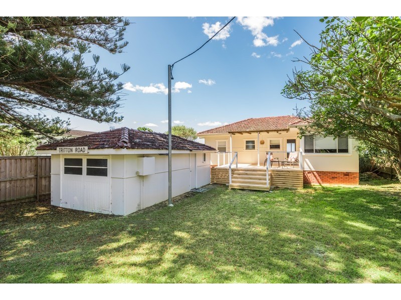 147 Avoca Drive, Avoca Beach NSW 2251