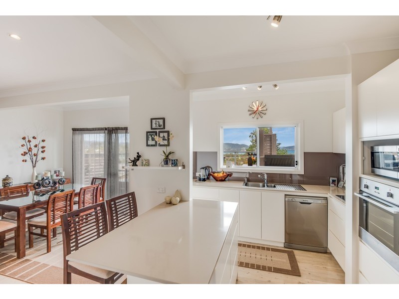 33 Headlam Parade, Springfield NSW 2250