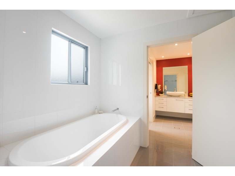 22 Jean Norman Close, Wyoming NSW 2250