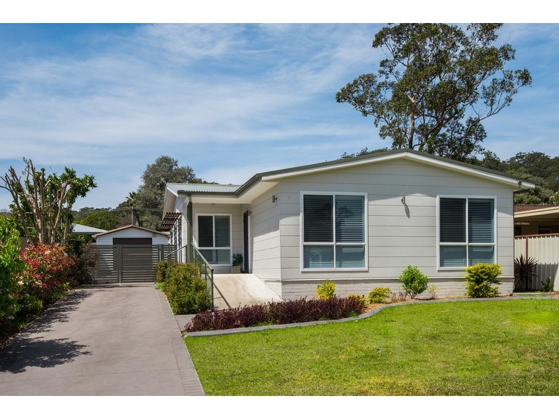 74 North Crescent, Wyoming NSW 2250