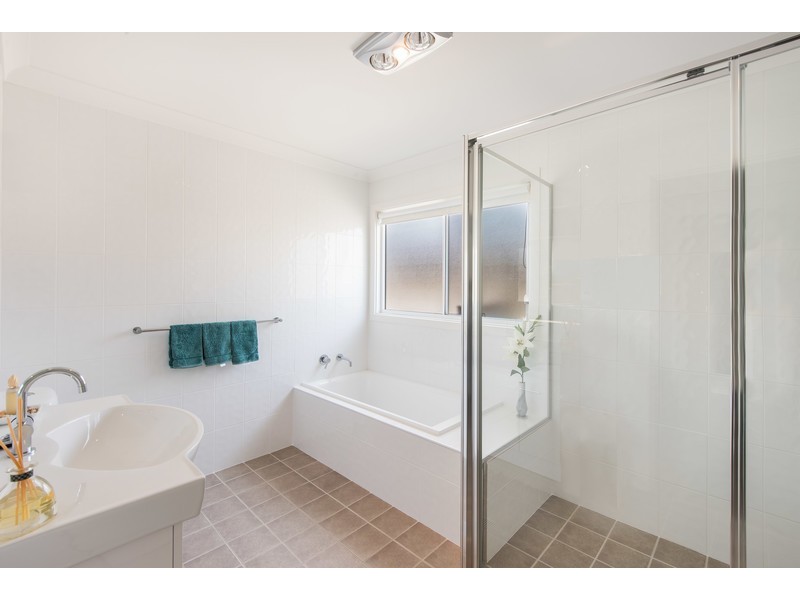 74 North Crescent, Wyoming NSW 2250