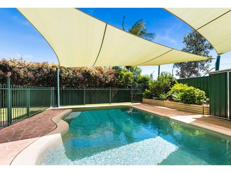 15 Sanctuary Place, Bateau Bay NSW 2261