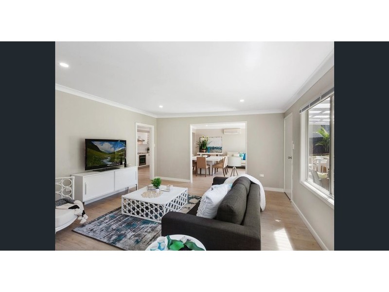 21 Angus Avenue, Wyoming NSW 2250