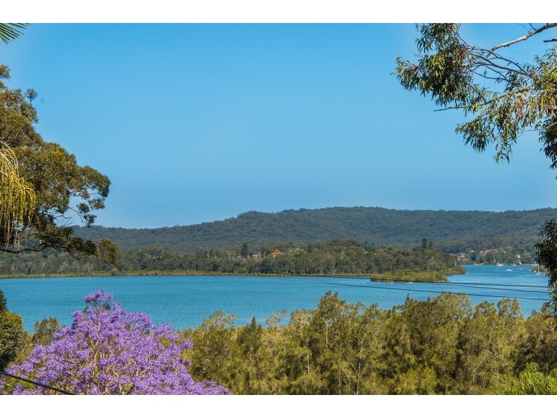 39 Broadwater Drive, Saratoga NSW 2251