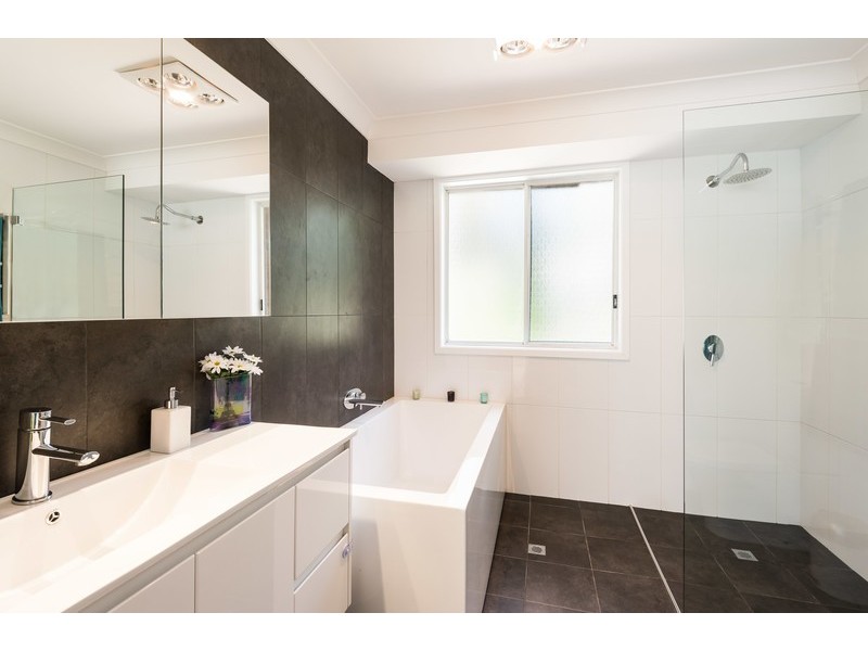 60 Rain Forest Road, Wyoming NSW 2250